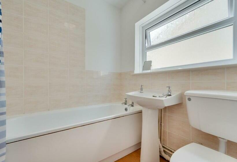 Bayview Bungalow 365