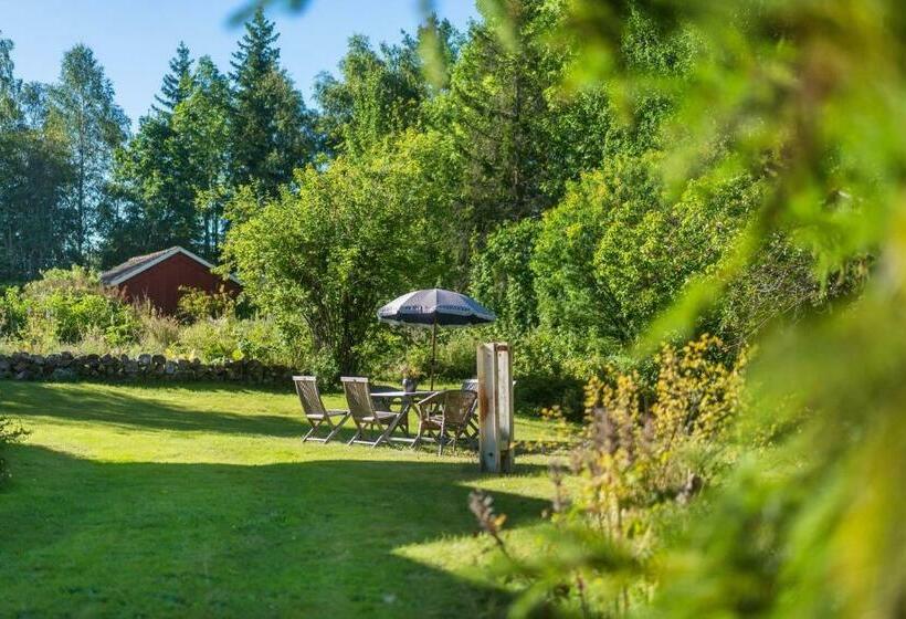 Charming Cottage Outside Rattvik