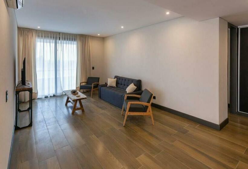 Departamento Amplio Con Vista A La Montaña