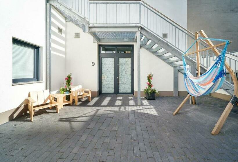 Design Apartment Mit Kostenfreiem Garagen Parkplatz Im Zentrum