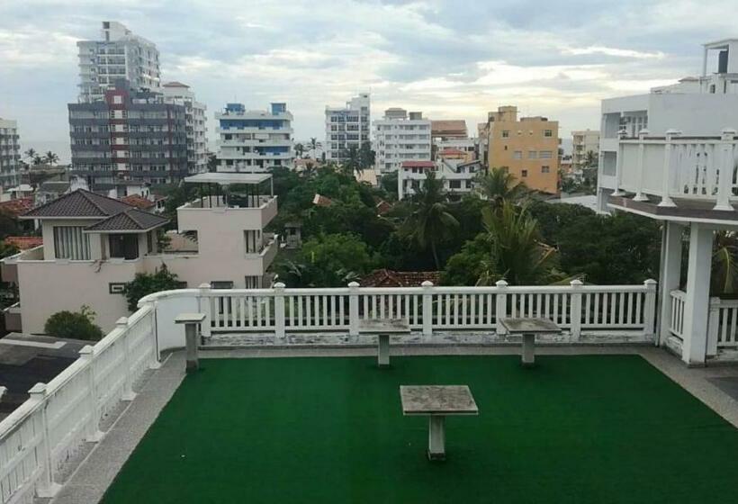 Lovely 2 Bedroom Fully Furnished Condo