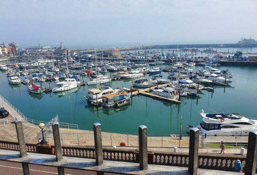 Marina Place