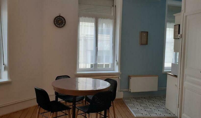 Studio 30 M2 Refait à Neuf Idéalement Situé Centre Ville Et Plage