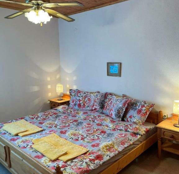 приятна къща за почивка караколев 2