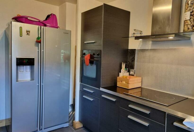 A Cordon Entre Bois Et Nature