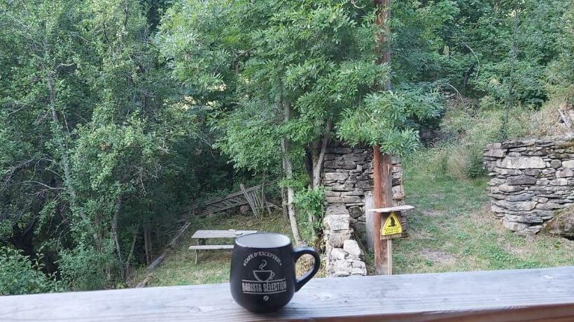 Ancienne Bergerie En Montagne à 3km Par Une Piste De Montagne D Allos
