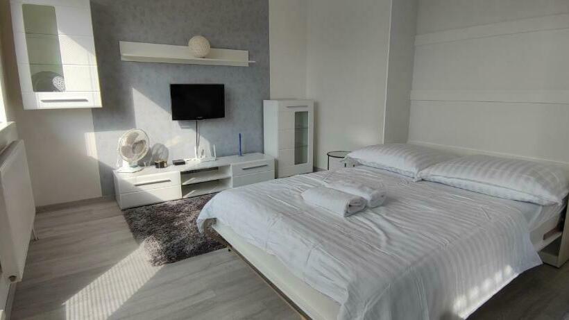 Apartmán Komenského 6 Min Pešo Na Námestie