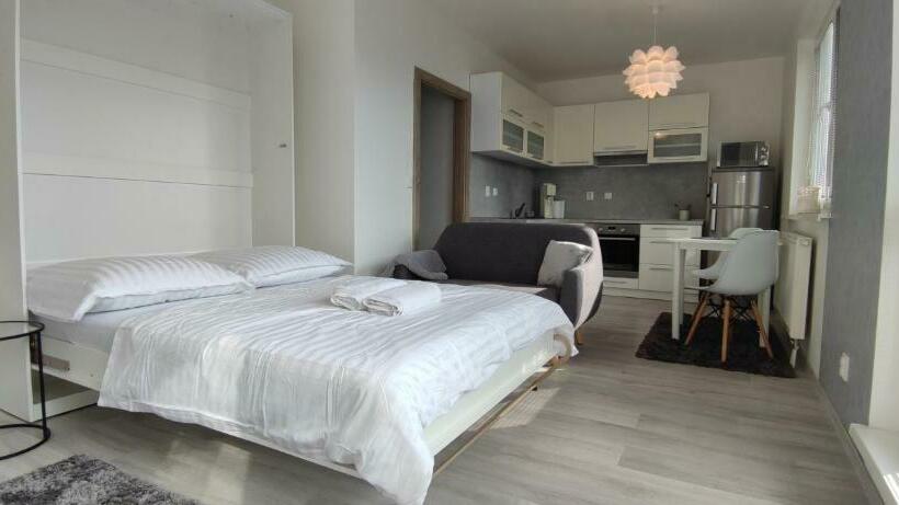 Apartmán Komenského 6 Min Pešo Na Námestie