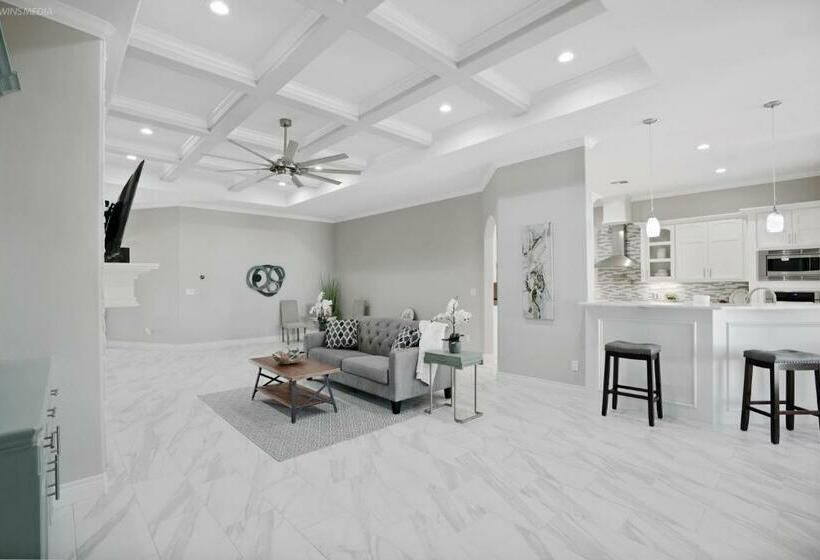 Seaside Serenity Stylish 4 Bedroom Home With Hot Tub, Only 15 Minutes To The Beach & Fast Wifi!