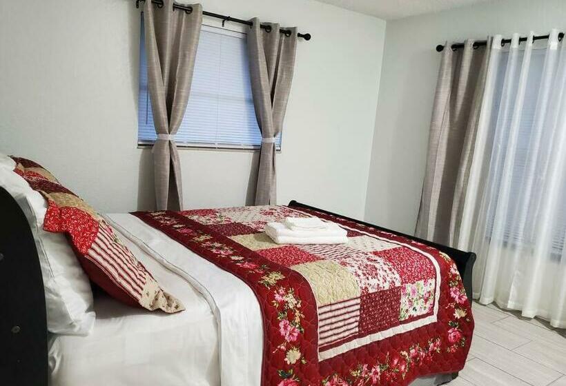 Beautiful Home In Largo/clearwater Florida Close To Beach And Everything