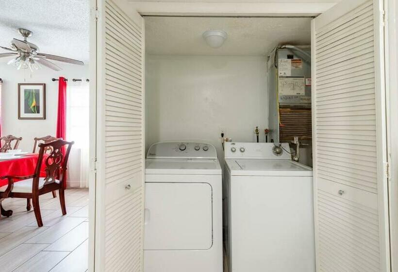 Beautiful Home In Largo/clearwater Florida Close To Beach And Everything