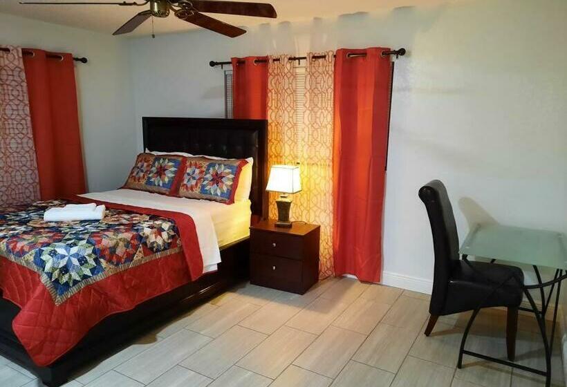 Beautiful Home In Largo/clearwater Florida Close To Beach And Everything