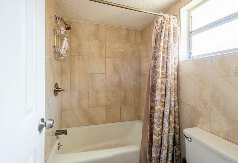 Beautiful Home In Largo/clearwater Florida Close To Beach And Everything