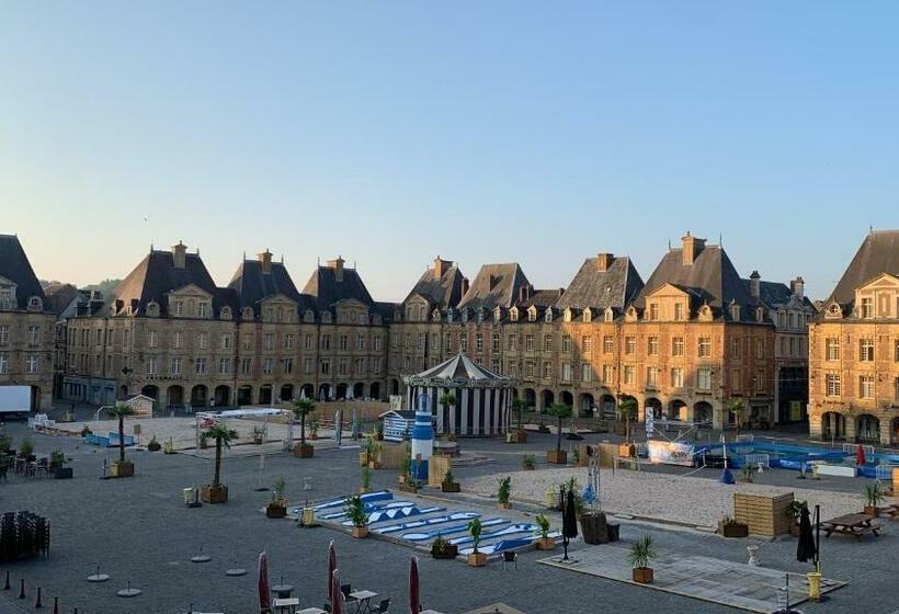 Charleville Mézières: Belle Vue Place Ducale