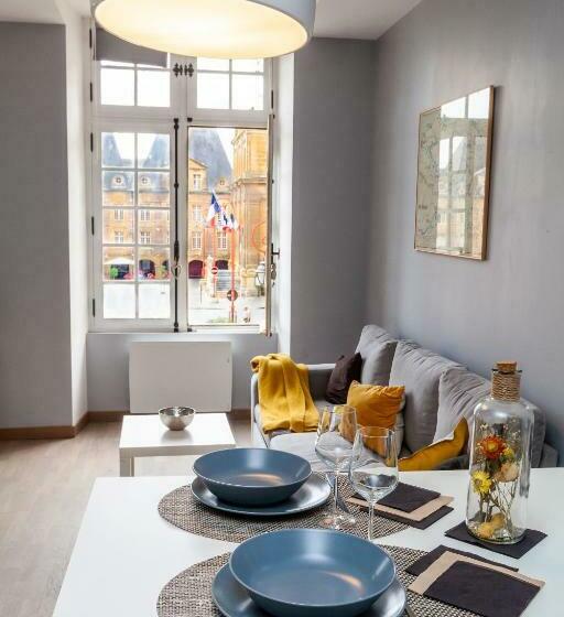 Charleville Mézières: Belle Vue Place Ducale