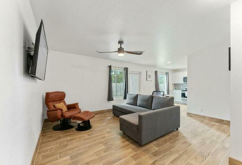 Coolidge 3bd 2ba Upgraded Apartment With Amenities