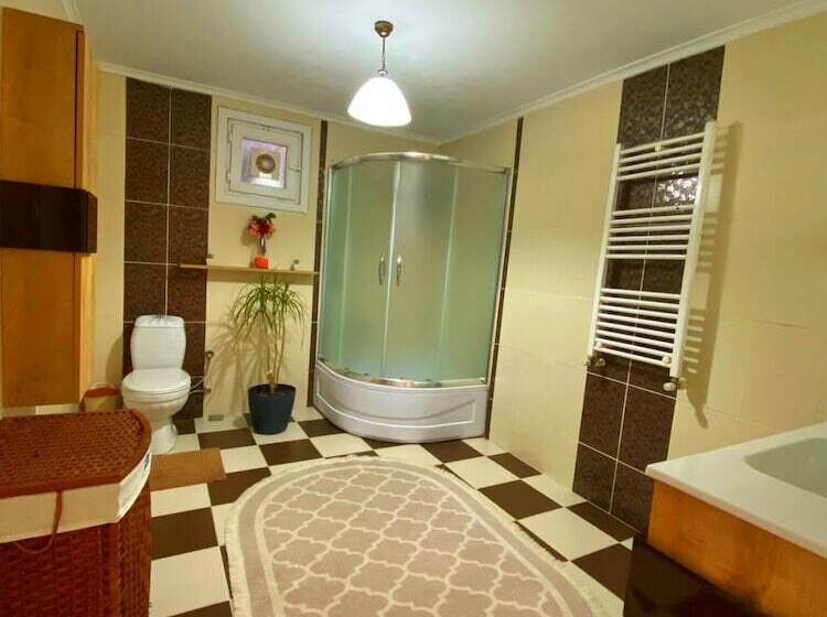 Cozy Villa With Backyard And Fireplace In Sapanca