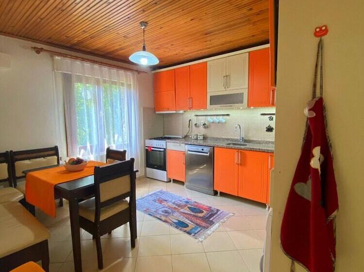 Cozy Villa With Backyard And Fireplace In Sapanca