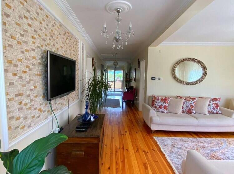 Cozy Villa With Backyard And Fireplace In Sapanca