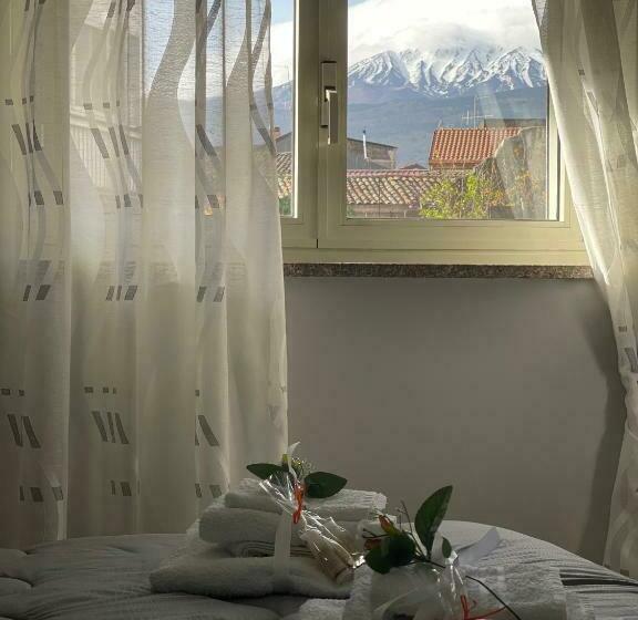 Etna Sunshine Apartments