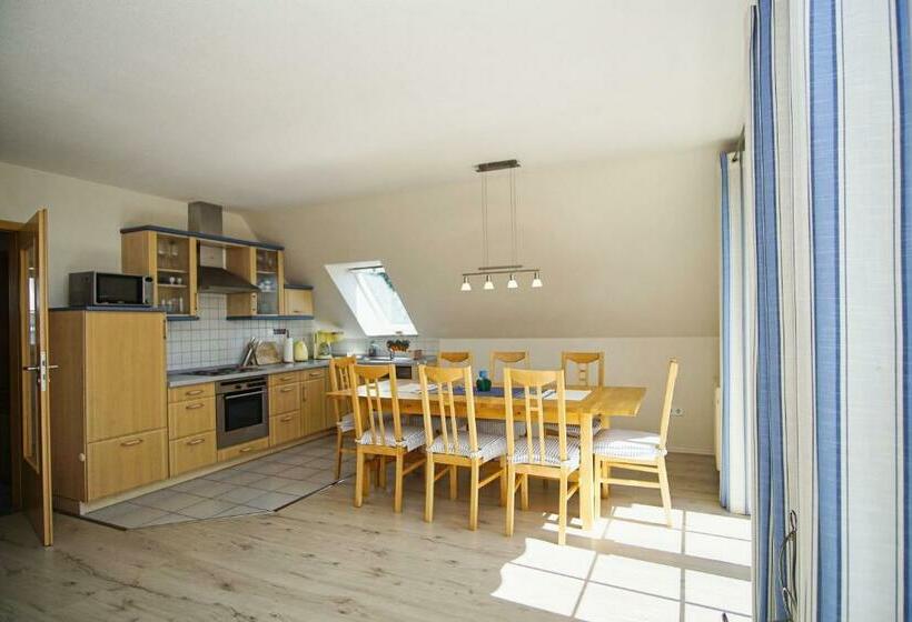 Nah Am Meer, Meerblick, Gratis Nutzung Vom Ahoi Erlebnisbad Und Sauna In Sellin   Haus Inselblick Fe