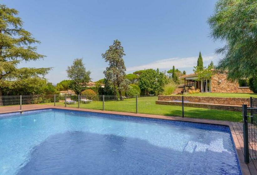 Hauzify I Villa Lulle