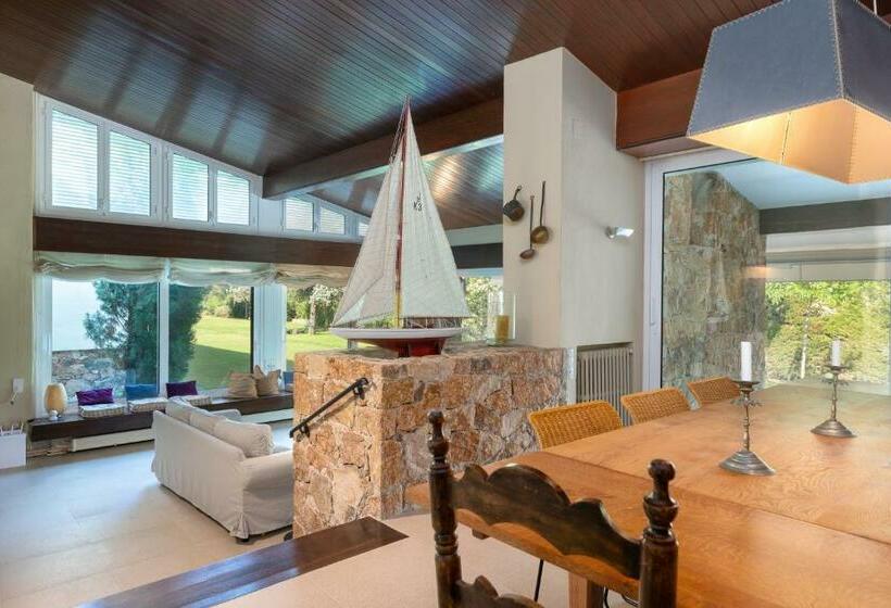 Hauzify I Villa Lulle