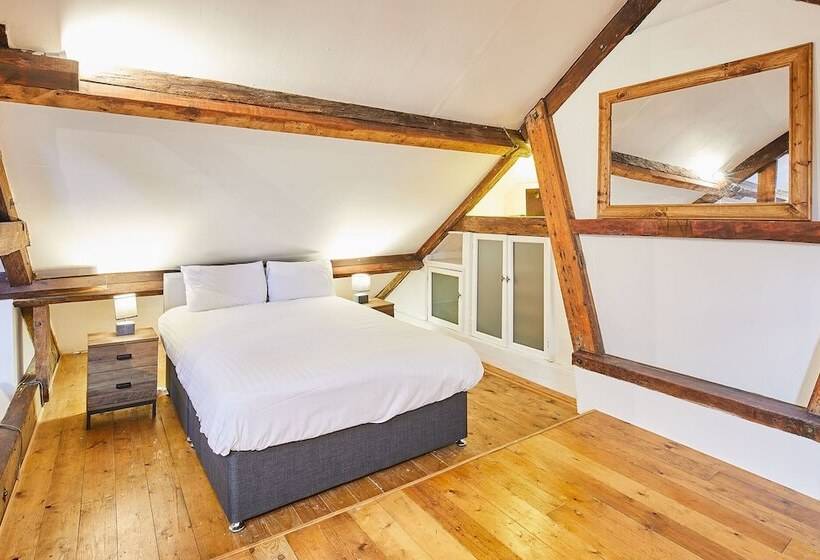 Host & Stay   The Duck Pond