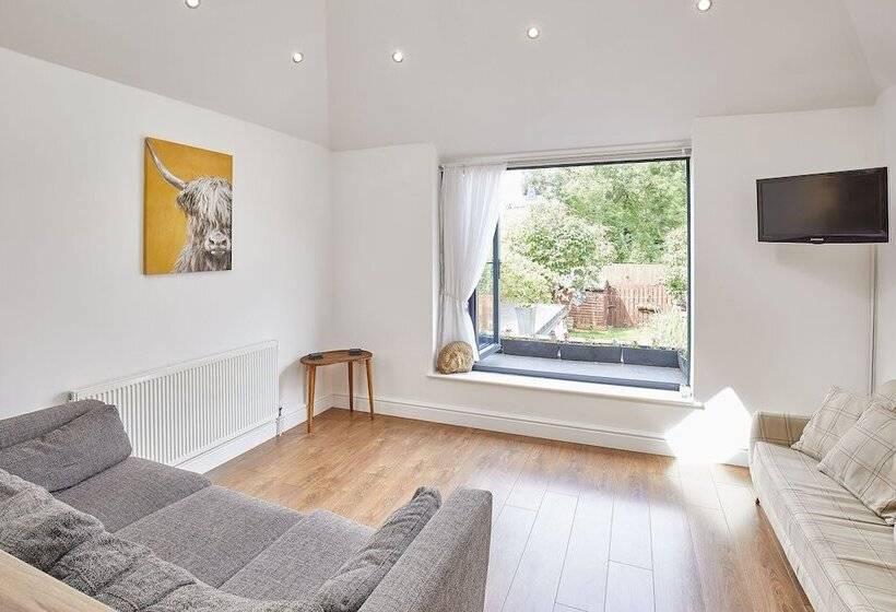 Host & Stay   The Duck Pond