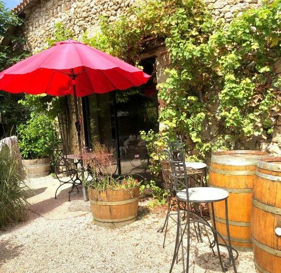 La Grange De La Maison Des Chats