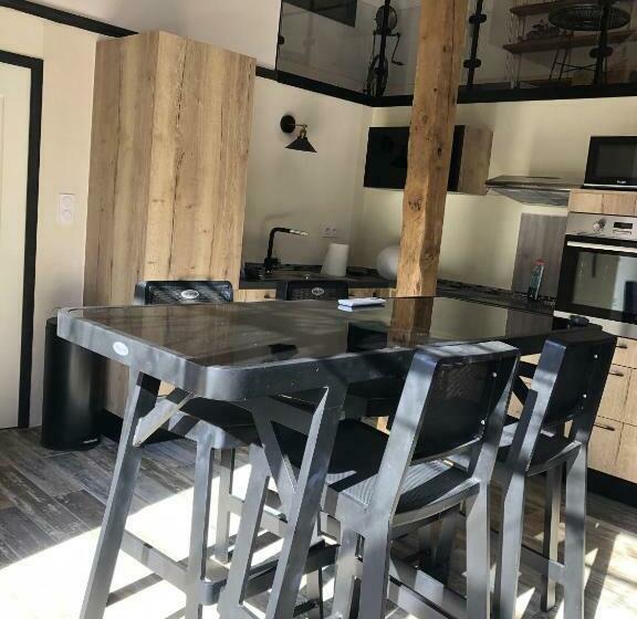 La Grange De La Maison Des Chats