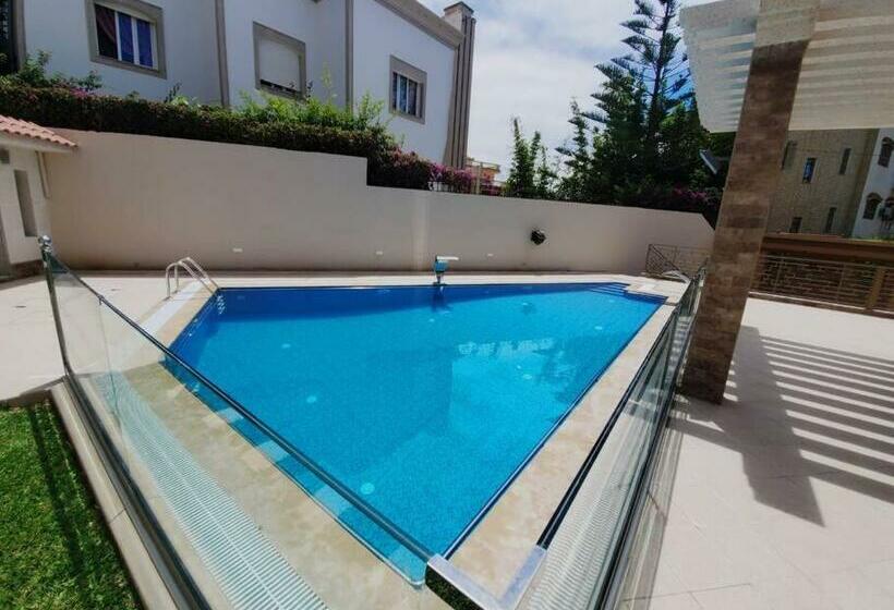 Luxury 9 Bed Villa, Pool,gym,spa,cinema,games Room