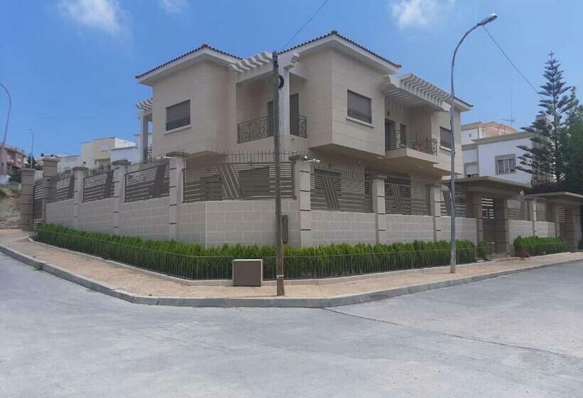 Luxury 9 Bed Villa, Pool,gym,spa,cinema,games Room