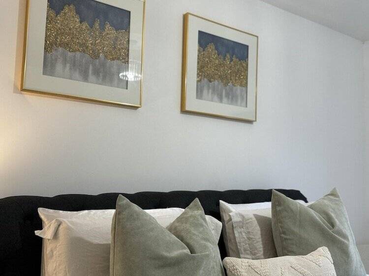 Luxury Apartment In Dartford