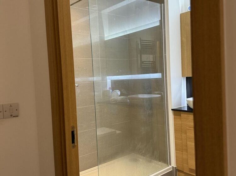 Luxury Apartment In Dartford