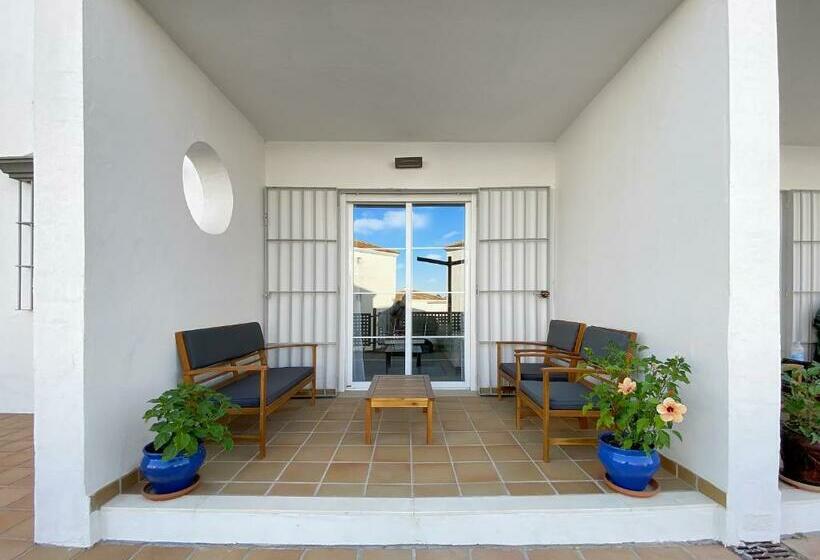 Small Oasis #1, Manilva