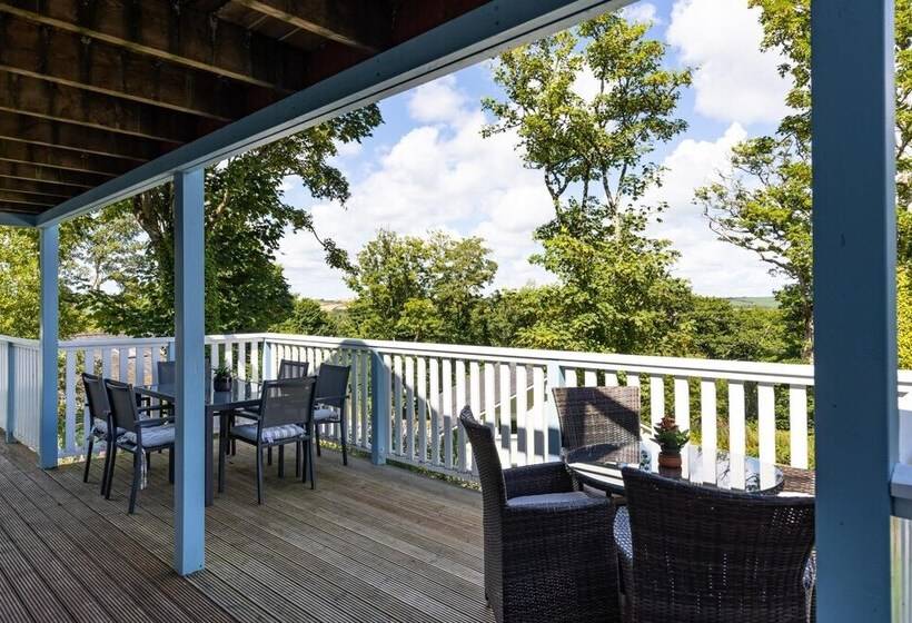 The Bluebell   Luxury Lodge With Hot Tub