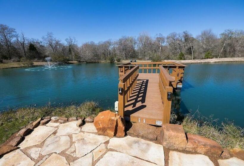 The Retreat At Hempstead