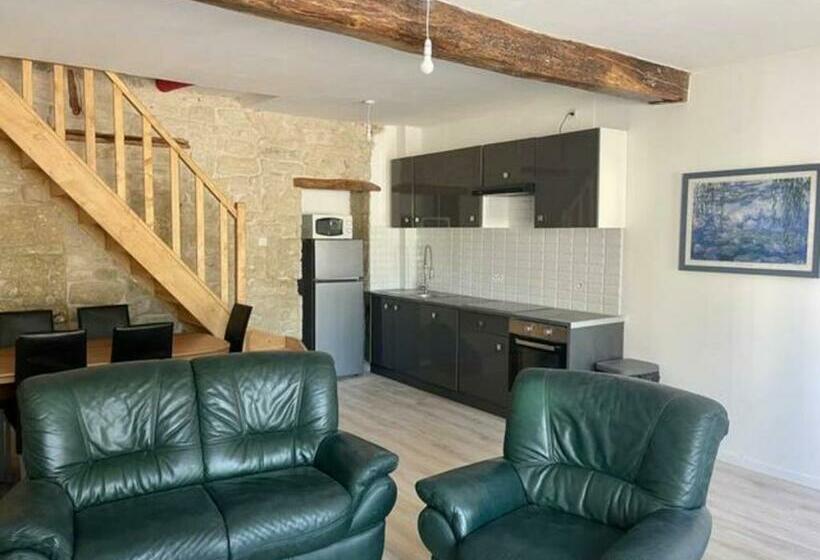 Town House Aulnay, Walk To Bars/restaurants