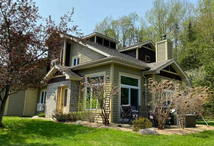 Townhouse In Tremblant