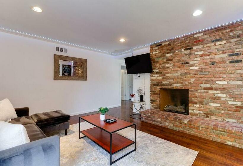 Valley Modern Glam Charmer