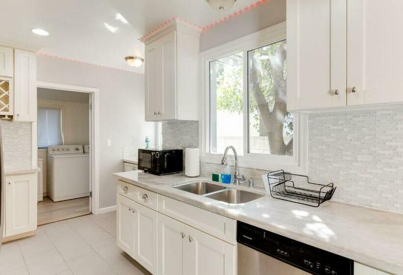 Valley Modern Glam Charmer