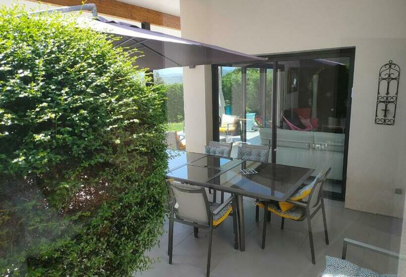 Villa Contemporaine Avec Vue Imprenable Et Jacuzzi