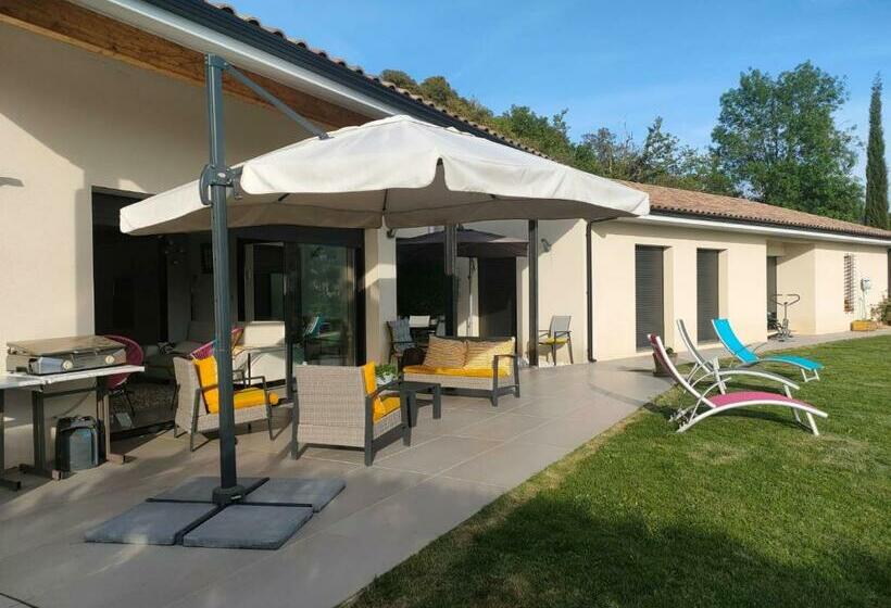 Villa Contemporaine Avec Vue Imprenable Et Jacuzzi