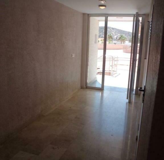 Apartamento Con Piscina En Primera Linea De Playa