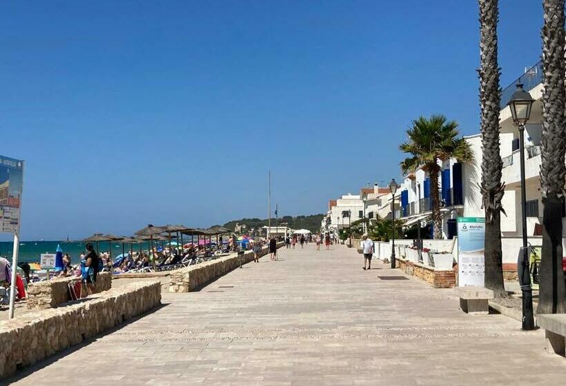 Apartment With Great Community Swimming Pool & Direct Beach Access