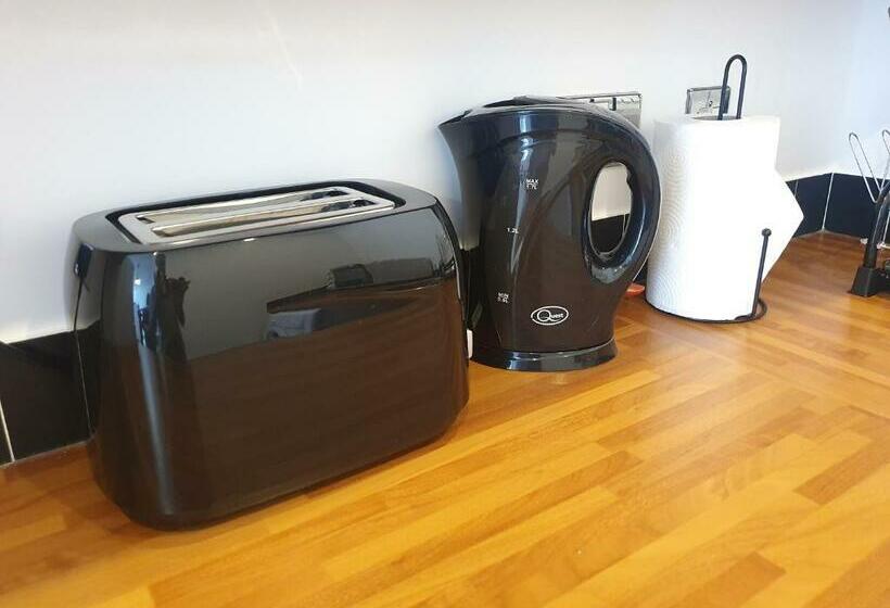 Modern City Central Studio Apt