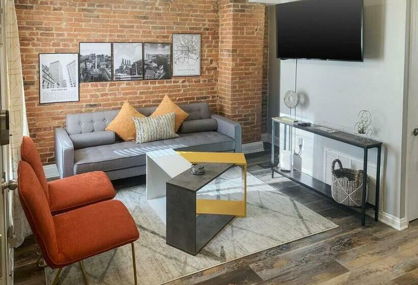 Cozy Modern Apt In The Heart Of Fells Point!