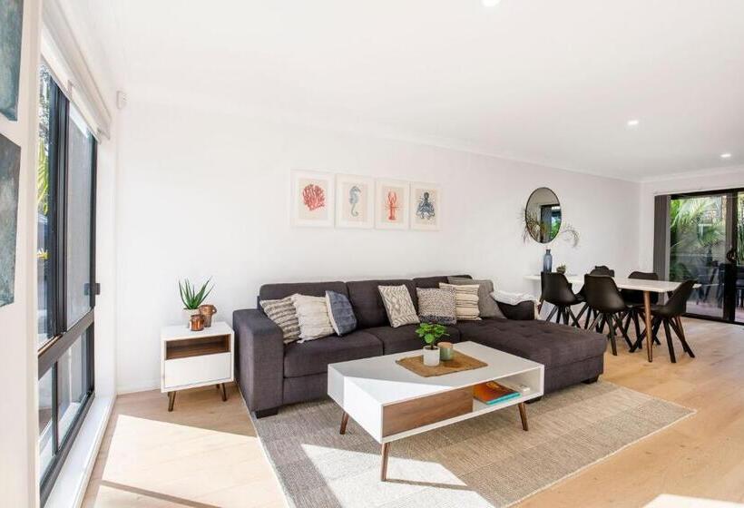 Gumnut Pet Friendly 5 Mins Walk To Beach