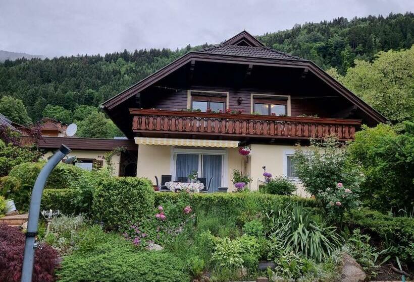 Haus Flora   Ferienwohnung Bodensdorf